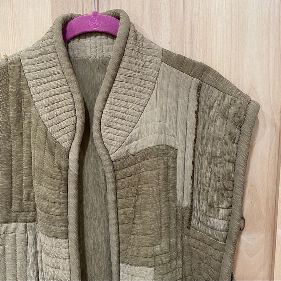 Kiss of the Wolf Quilt Silk Vest Sz M Wearable Art - Picture 4 of 12